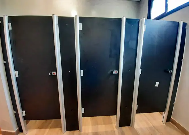 Fabricante de Divisórias Sanitárias e Acessórios